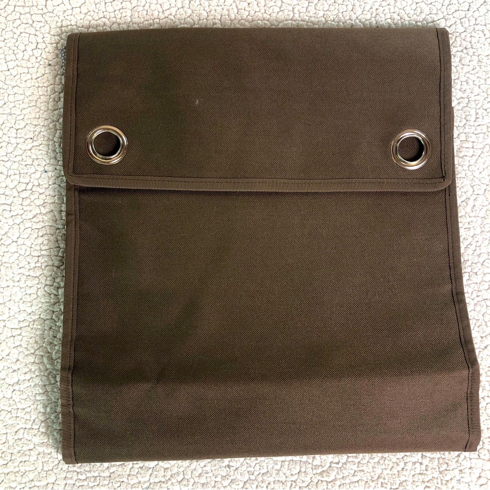 Thirty-One Hang Up Room Organizer Gray Pin Dot Brown Print